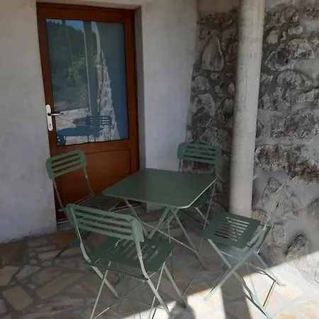 Charmant Appartement Au Calme Gilhoc-sur-Ormeze Exterior photo
